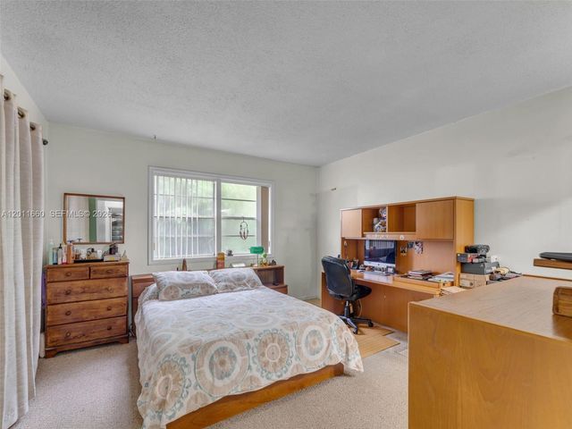 520 NW 32nd Pl 520, Miami, FL 33125
