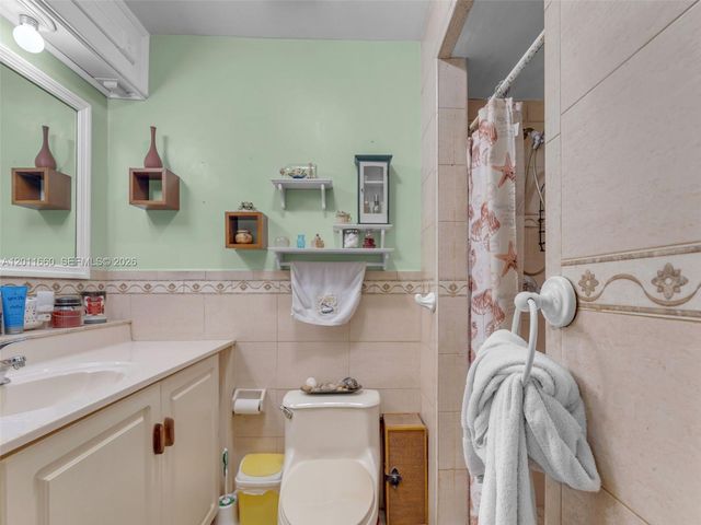 520 NW 32nd Pl 520, Miami, FL 33125