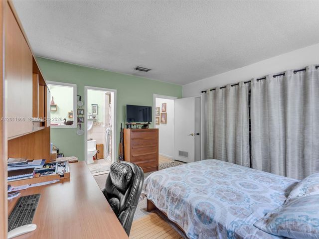 520 NW 32nd Pl 520, Miami, FL 33125