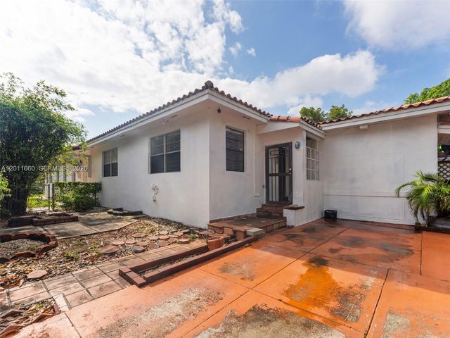 520 NW 32nd Pl 520, Miami, FL 33125
