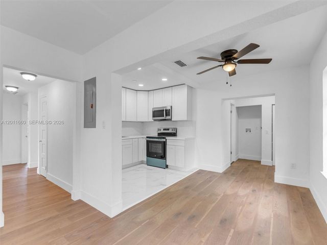 520 NW 32nd Pl 520, Miami, FL 33125