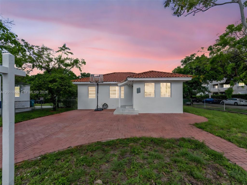 520 NW 32nd Pl 520, Miami, FL 33125