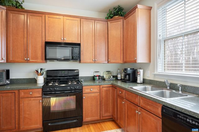 104 Melbourne Park Cir Apt D, Charlottesville, VA 22901