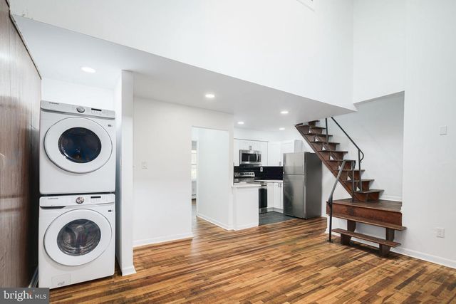 1024 PINE ST, Philadelphia, PA 19107