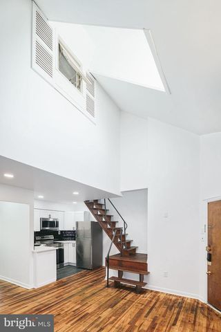 1024 PINE ST, Philadelphia, PA 19107