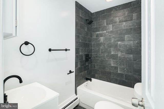 1024 PINE ST, Philadelphia, PA 19107