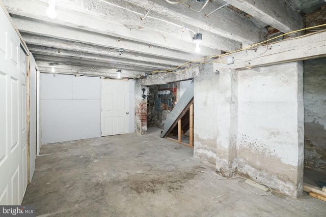 1024 PINE ST, Philadelphia, PA 19107