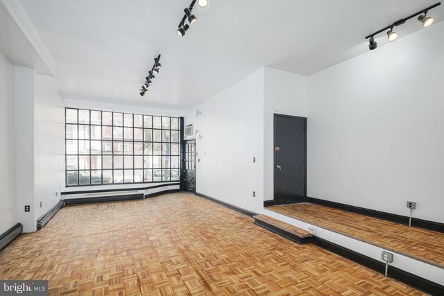 1024 PINE ST, Philadelphia, PA 19107