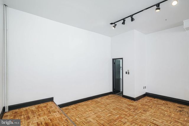 1024 PINE ST, Philadelphia, PA 19107