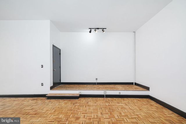 1024 PINE ST, Philadelphia, PA 19107