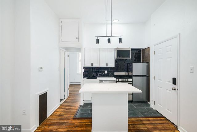 1024 PINE ST, Philadelphia, PA 19107