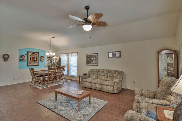 1408 Lauren Lane, Granbury, TX 76048