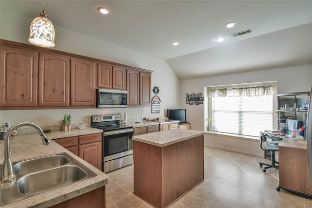 1408 Lauren Lane, Granbury, TX 76048