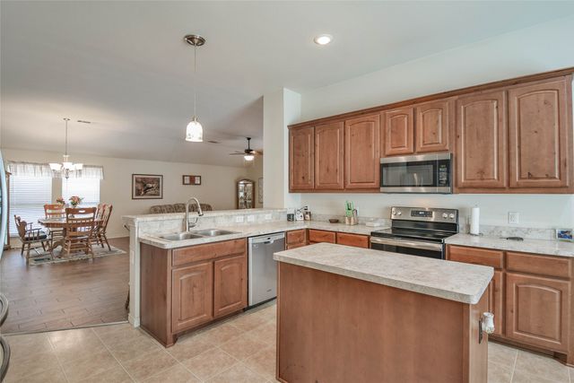 1408 Lauren Lane, Granbury, TX 76048