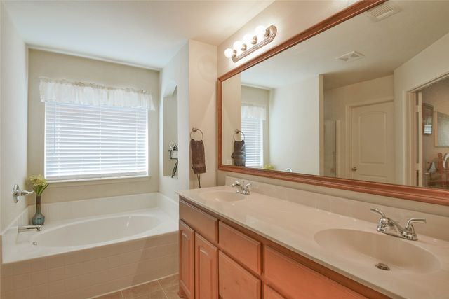 1408 Lauren Lane, Granbury, TX 76048