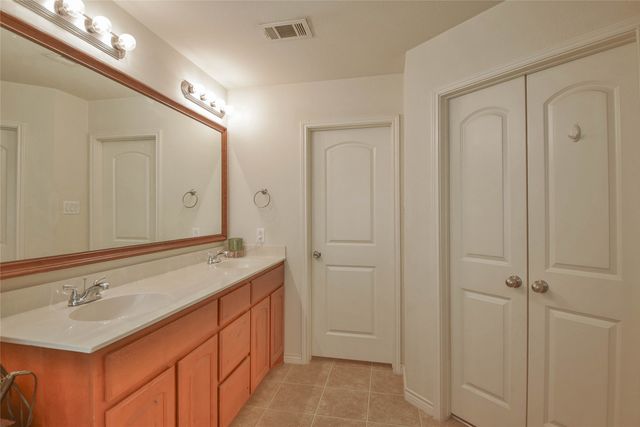 1408 Lauren Lane, Granbury, TX 76048