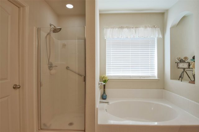 1408 Lauren Lane, Granbury, TX 76048