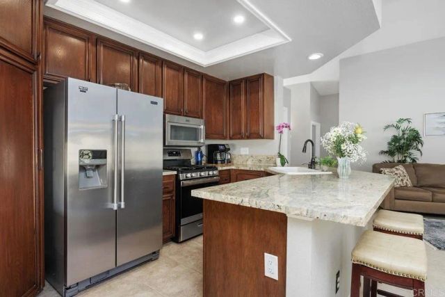 1745 Crystal Ridge Way, Vista, CA 92081