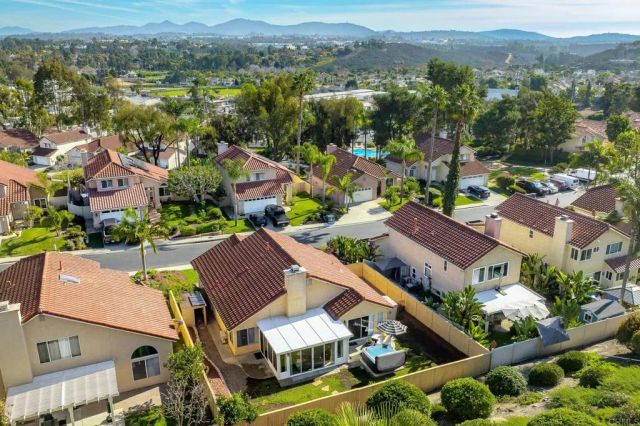 1745 Crystal Ridge Way, Vista, CA 92081