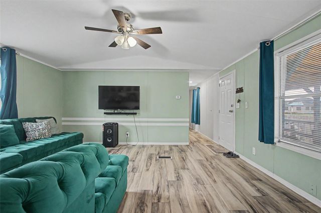 5775 Road 3550, Cleveland, TX 77327