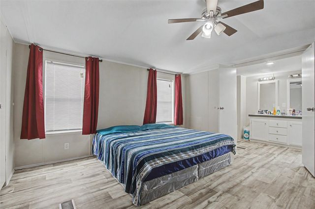 5775 Road 3550, Cleveland, TX 77327
