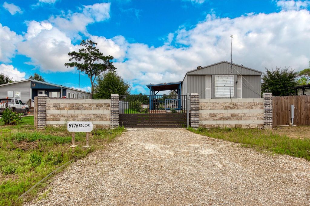 5775 Road 3550, Cleveland, TX 77327