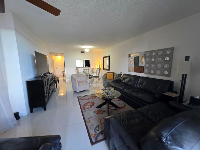 1101 Colony Point Cir 304, Pembroke Pines, FL 33026