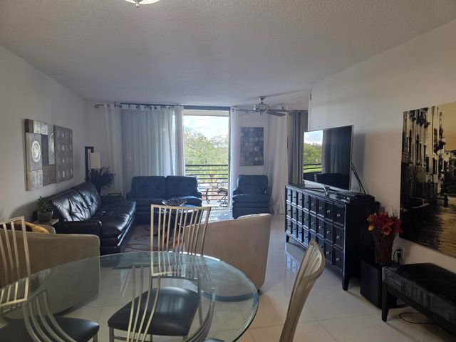 1101 Colony Point Cir 304, Pembroke Pines, FL 33026