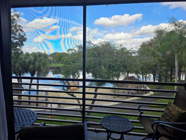 1101 Colony Point Cir 304, Pembroke Pines, FL 33026