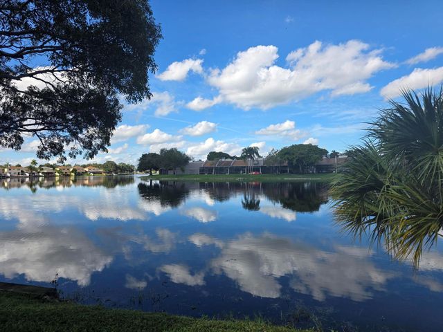 1101 Colony Point Cir 304, Pembroke Pines, FL 33026