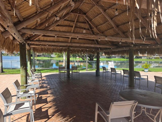 1101 Colony Point Cir 304, Pembroke Pines, FL 33026