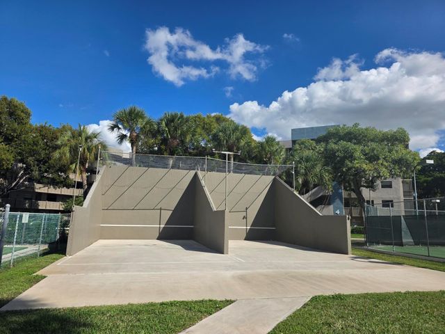 1101 Colony Point Cir 304, Pembroke Pines, FL 33026