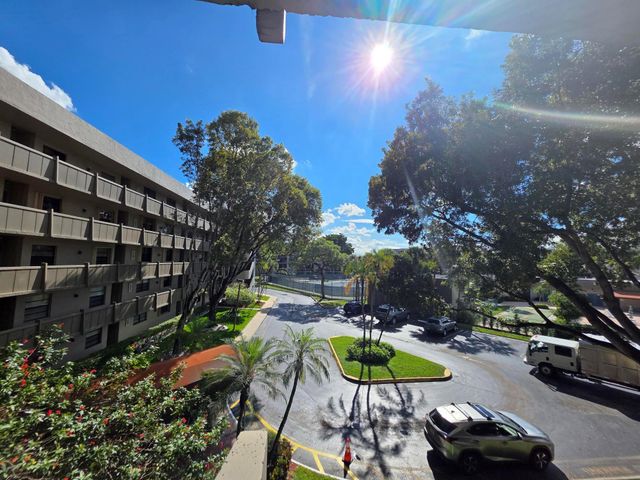 1101 Colony Point Cir 304, Pembroke Pines, FL 33026