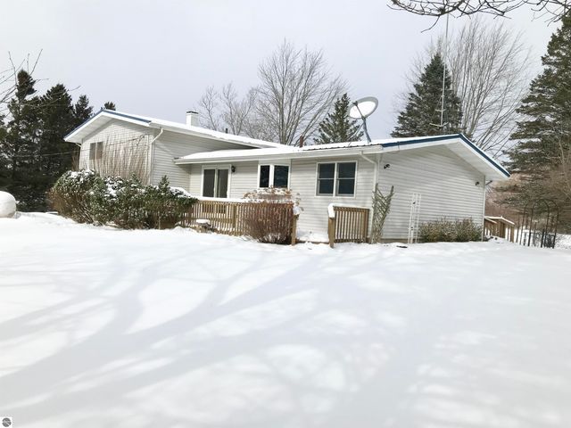 2415 50th Avenue, Lakeview, MI 48850