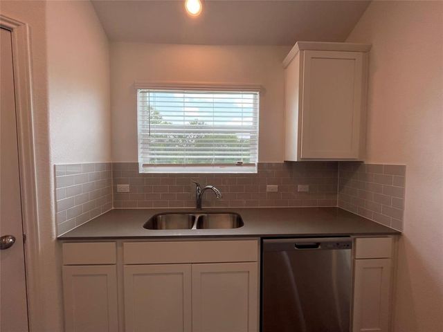 10717 Steinbeck DR, Austin, TX 78747