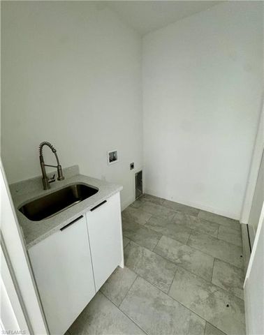 7015 Jolly CIR, Labelle, FL 33935