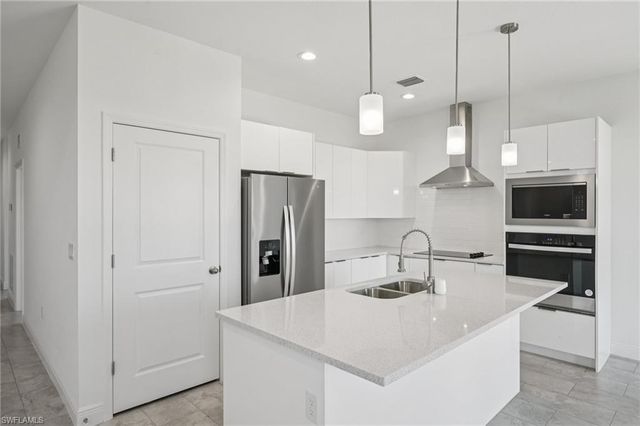 7015 Jolly CIR, Labelle, FL 33935