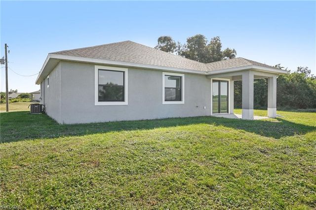 7015 Jolly CIR, Labelle, FL 33935