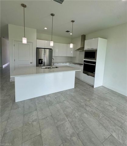 7015 Jolly CIR, Labelle, FL 33935