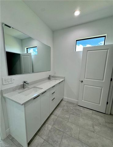 7015 Jolly CIR, Labelle, FL 33935