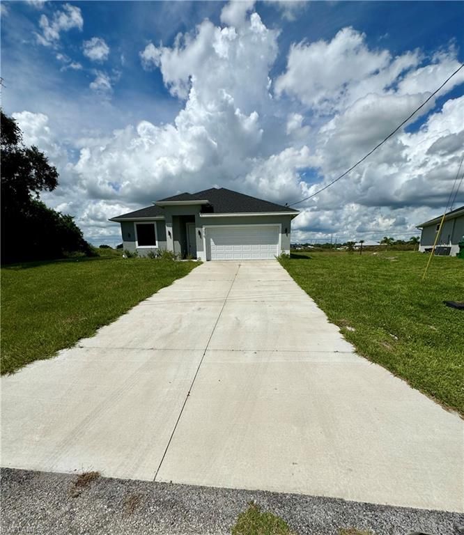 7015 Jolly CIR, Labelle, FL 33935