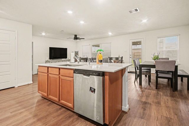 2022 Rebel Way, Alvin, TX 77511