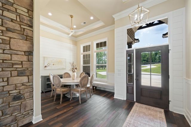 185 Stately Oak Dr, Huntingdon, TN 38344