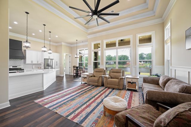 185 Stately Oak Dr, Huntingdon, TN 38344