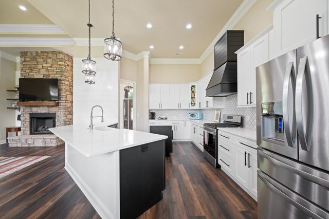 185 Stately Oak Dr, Huntingdon, TN 38344