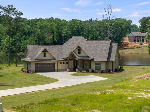 185 Stately Oak Dr, Huntingdon, TN 38344