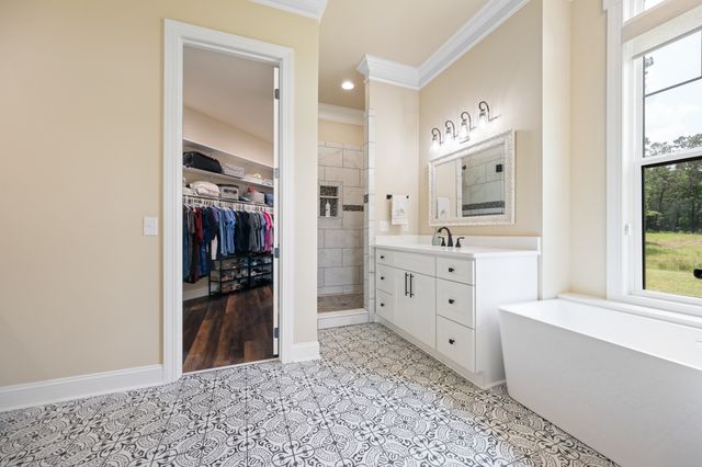 185 Stately Oak Dr, Huntingdon, TN 38344