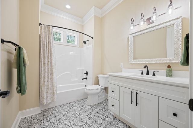 185 Stately Oak Dr, Huntingdon, TN 38344