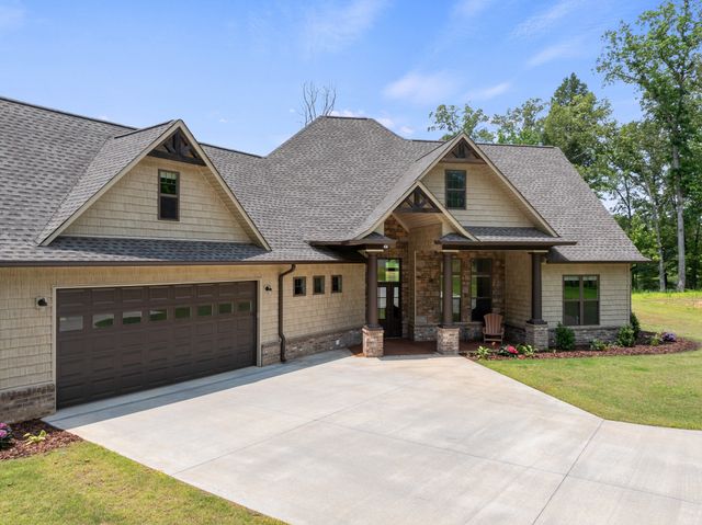 185 Stately Oak Dr, Huntingdon, TN 38344