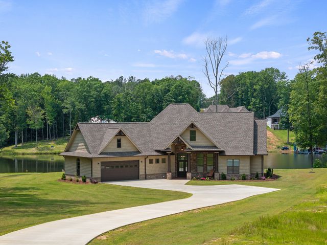 185 Stately Oak Dr, Huntingdon, TN 38344
